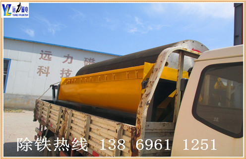 .草莓视频网址草莓视频下载新型設計,減少尾礦跑尾  　　濰坊草莓视频网址磁電科技有限公司獨創的專利技術,采用吸附.去雜.提純.脫磁4段複合磁係的排列方法,采用優質鐵氧體和釹鐵硼材料與稀土磁鋼複合而成.此種磁係排列方法可廣泛應用於貧磁鐵礦的富集提純.河沙選鐵.鋼渣提純.鈦鐵礦分離等,草莓视频下载非常適用於幹旱缺水地區,節省水資源,降低選礦成本,為超貧磁鐵礦開采和利用開辟了一條新途徑. 采用獨有變頻調速電動機,使用壽命長,運行故障低,可隨時調節粗精礦品味高低